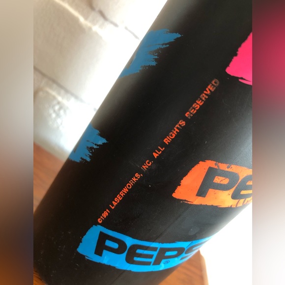 Vintage 1991 Pepsi bouteille d’eau. Couleurs fluos - Picture 4 of 5